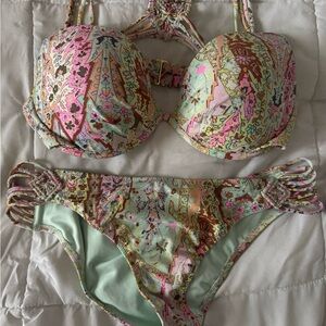 victoria secret bikini (pushup)